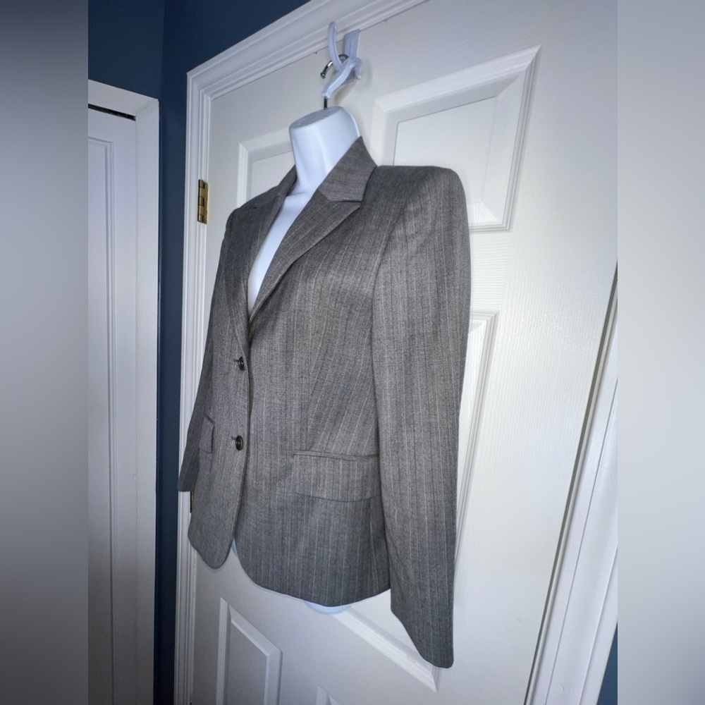 Sisley Womens IT 42 Virgin Wool Blazer Gray Pinstripe Suit Jacket US 6 M Italy - Picture 13 of 16